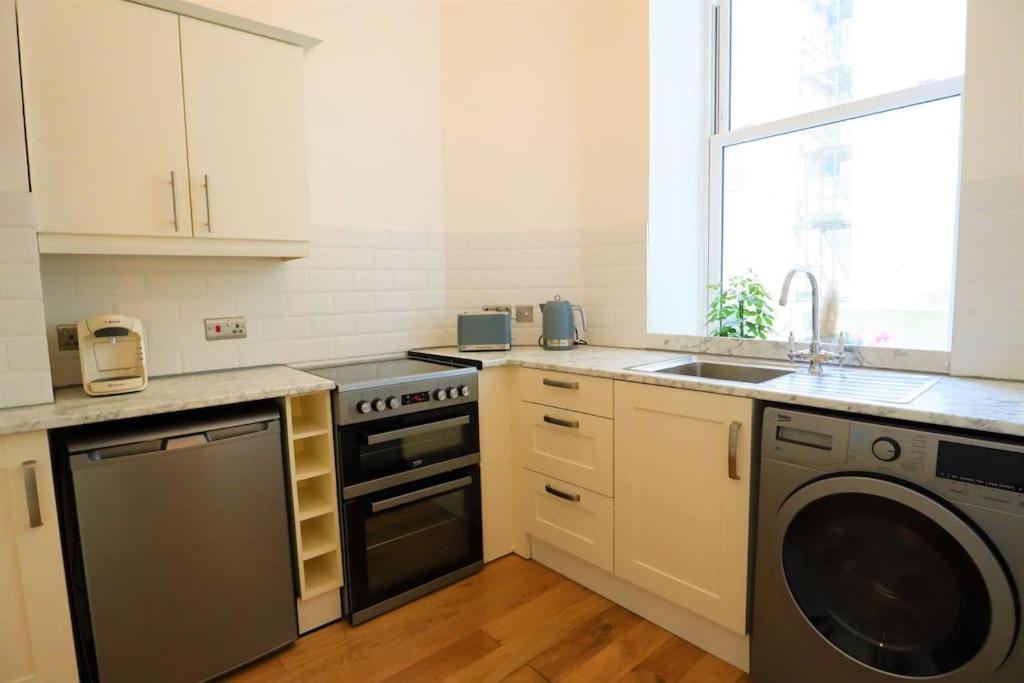 Seagulls Nest- Stylish 1 Bed Seafront Apartment Hastings Luaran gambar